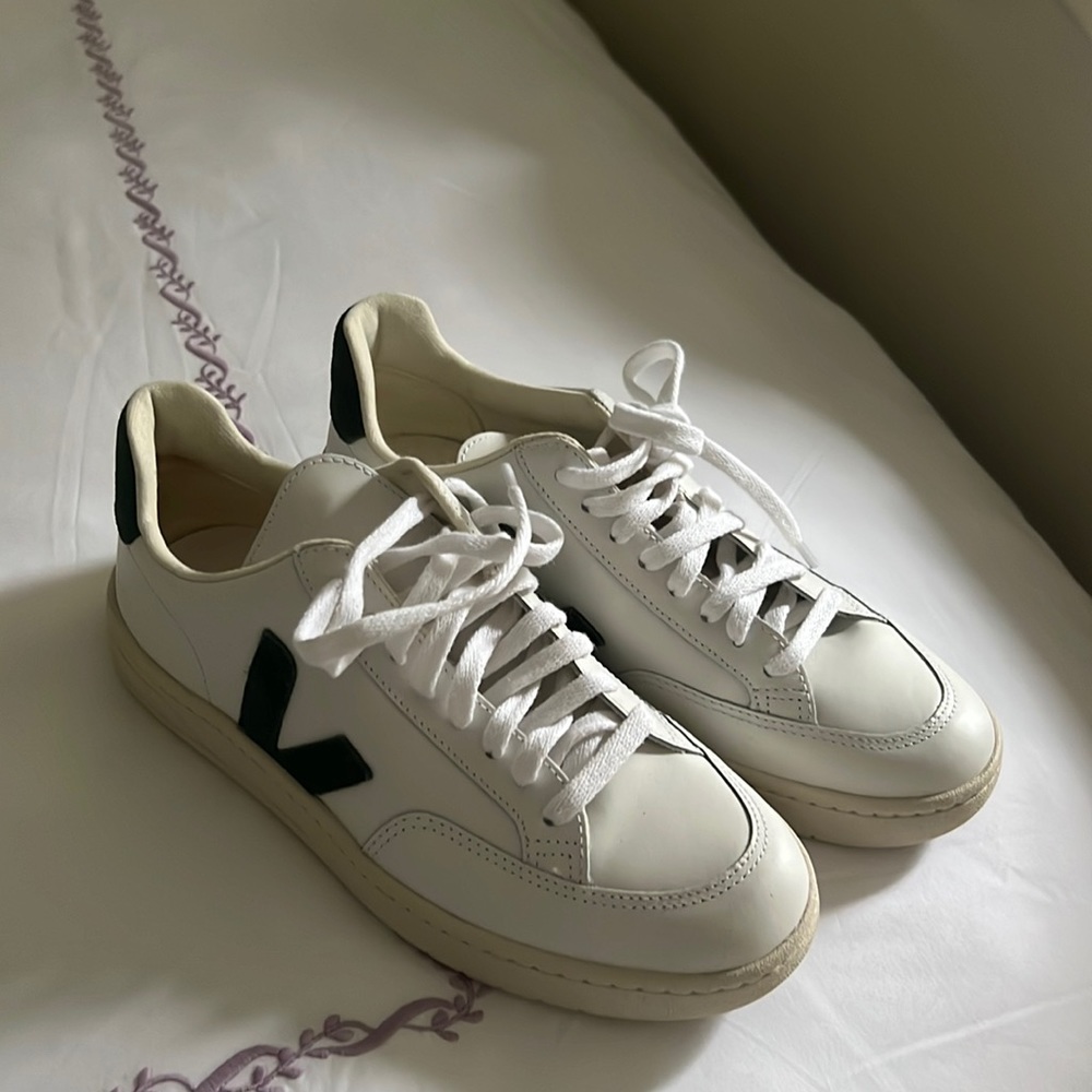 VEJAS V-12 brand new Size 9